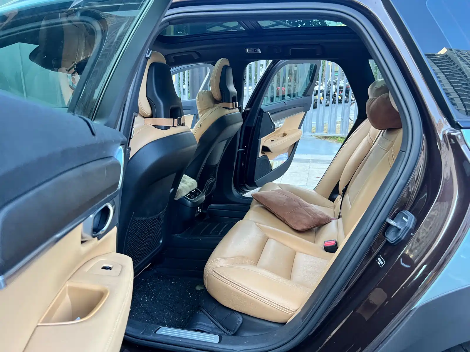 Photo 18 - Volvo V90
