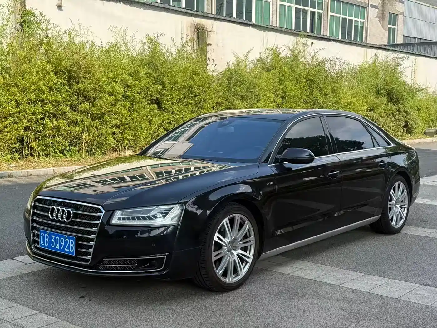 Audi A8 2012 A8L 6.3 FSI W12 quattro
