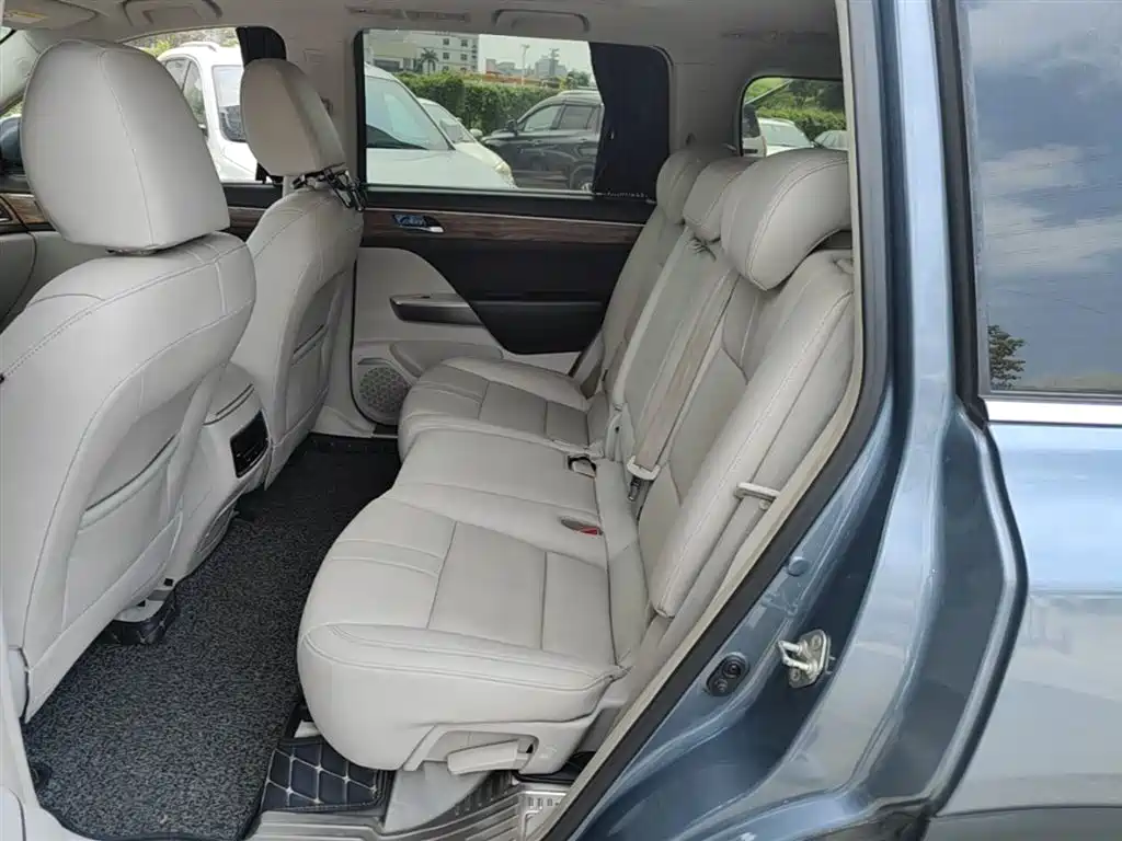 GAC Trumpchi Trumpchi GS8 2017 320T 2WD Luxury Smart Connect (7-seater) фото 17