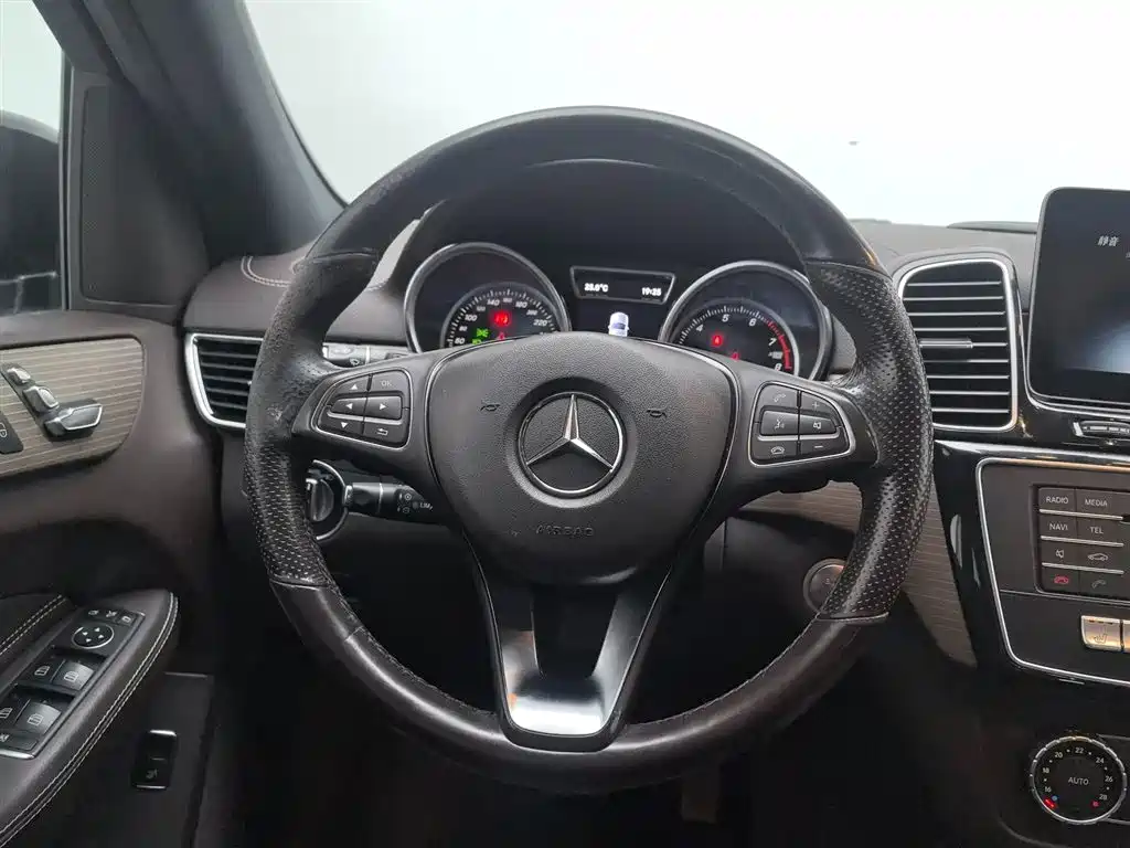 Mercedes-Benz GLE 2018 GLE 320 4MATIC Dynamic Ultimate Edition фото 14
