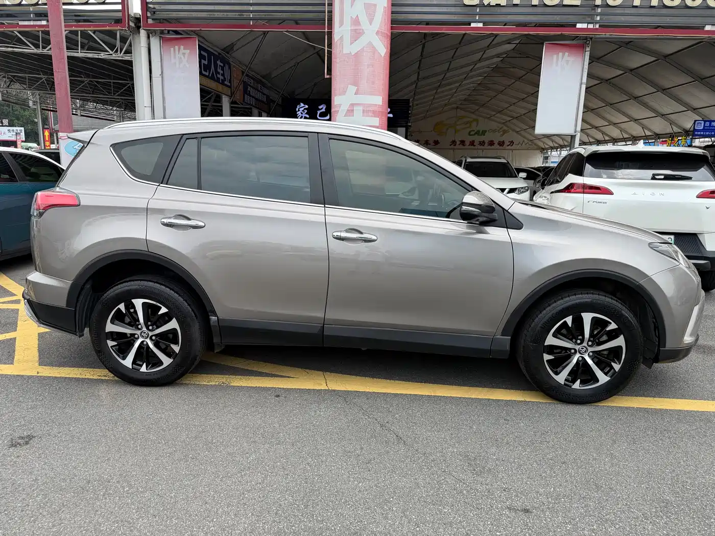 Toyota RAV4 Rongfang 2018 2.0L CVT 2WD Trend X Edition фото 13