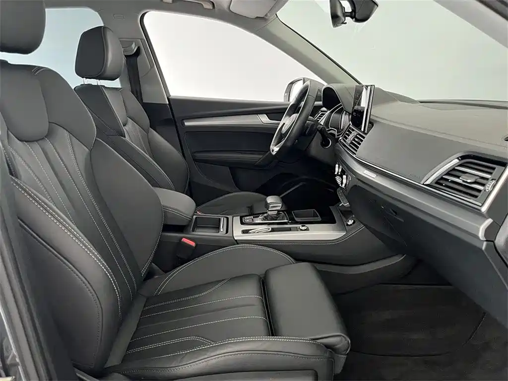 Audi Q5L 2024 Model 40 TFSI Fashion Dynamic фото 11