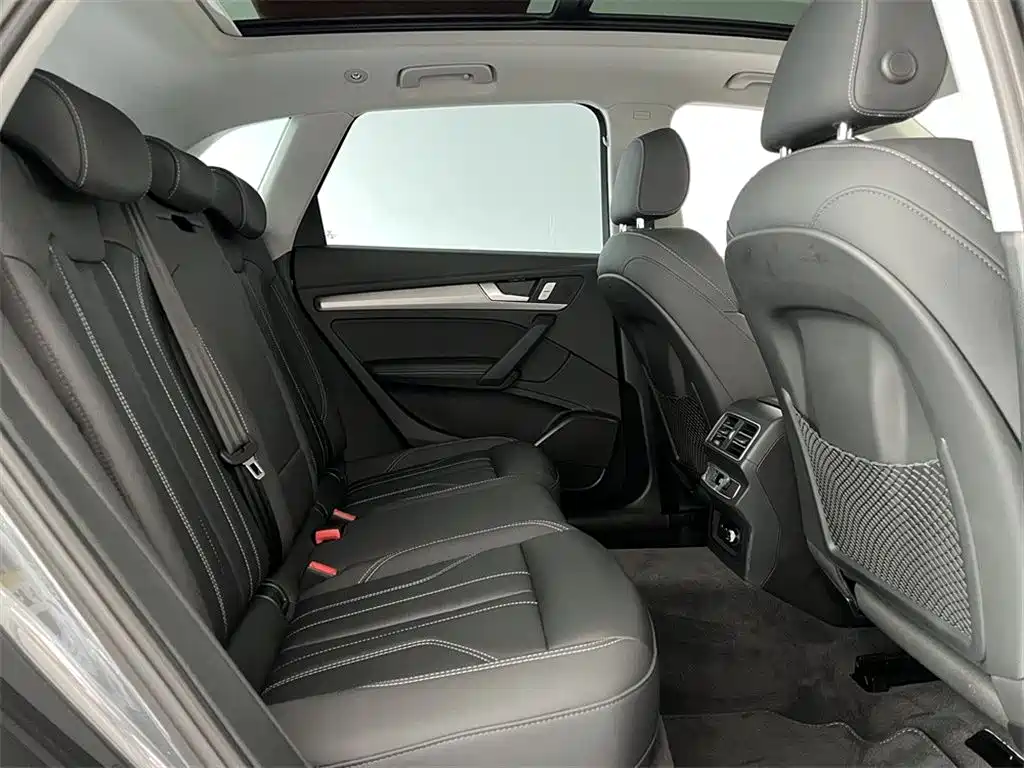 Audi Q5L 2024 Model 40 TFSI Fashion Dynamic фото 7
