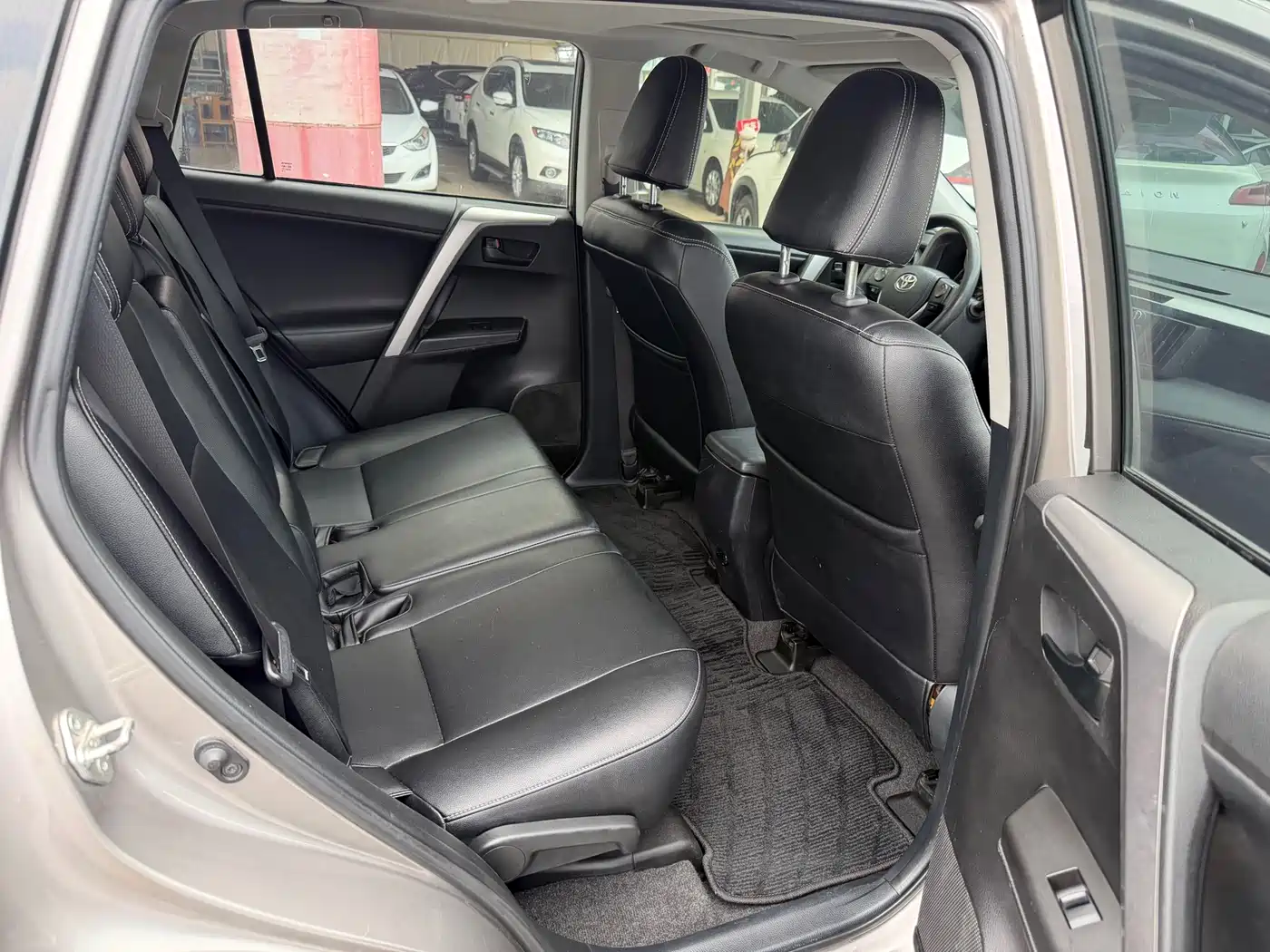 Toyota RAV4 Rongfang 2018 2.0L CVT 2WD Trend X Edition фото 20