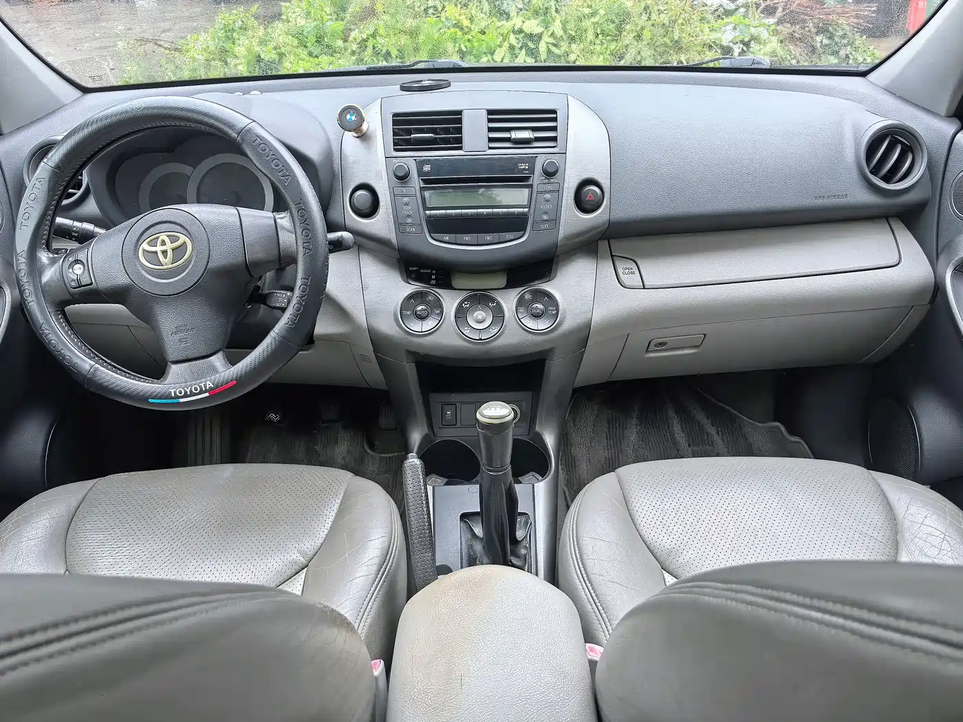 Toyota RAV4 Rongfang 2009 2.0L Manual Luxury Edition фото 9