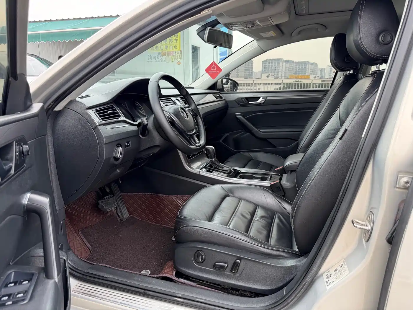 Volkswagen Passat 2017 330TSI DSG Prestige фото 5