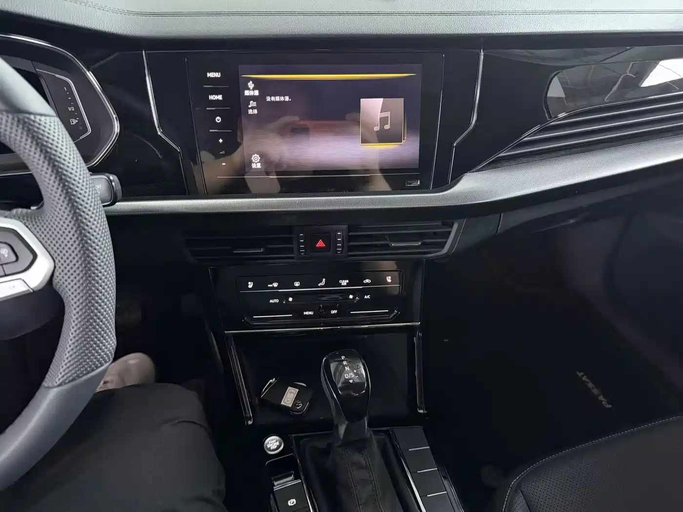 Volkswagen Passat 2024 380TSI Starlight Dragon Soaring Edition фото 7