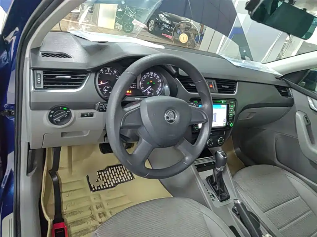 Škoda Octavia 2015 1.6L Automatic逸杰版 фото 10