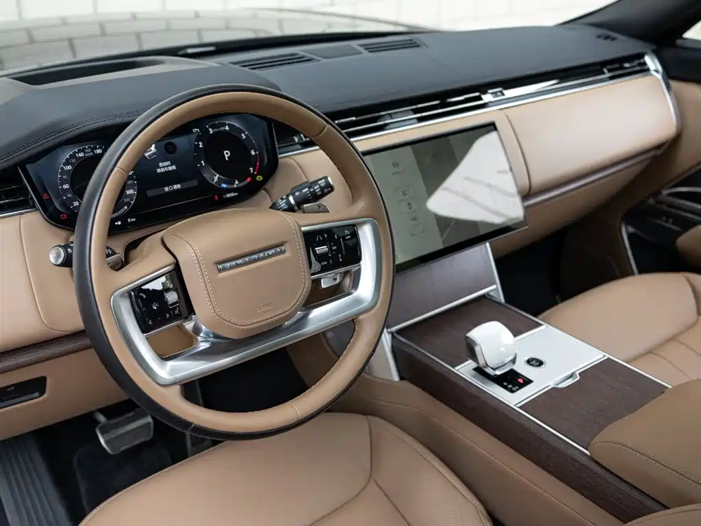 Land Rover Range Rover 2024 3.0 L6 400PS Genesis Extended фото 9
