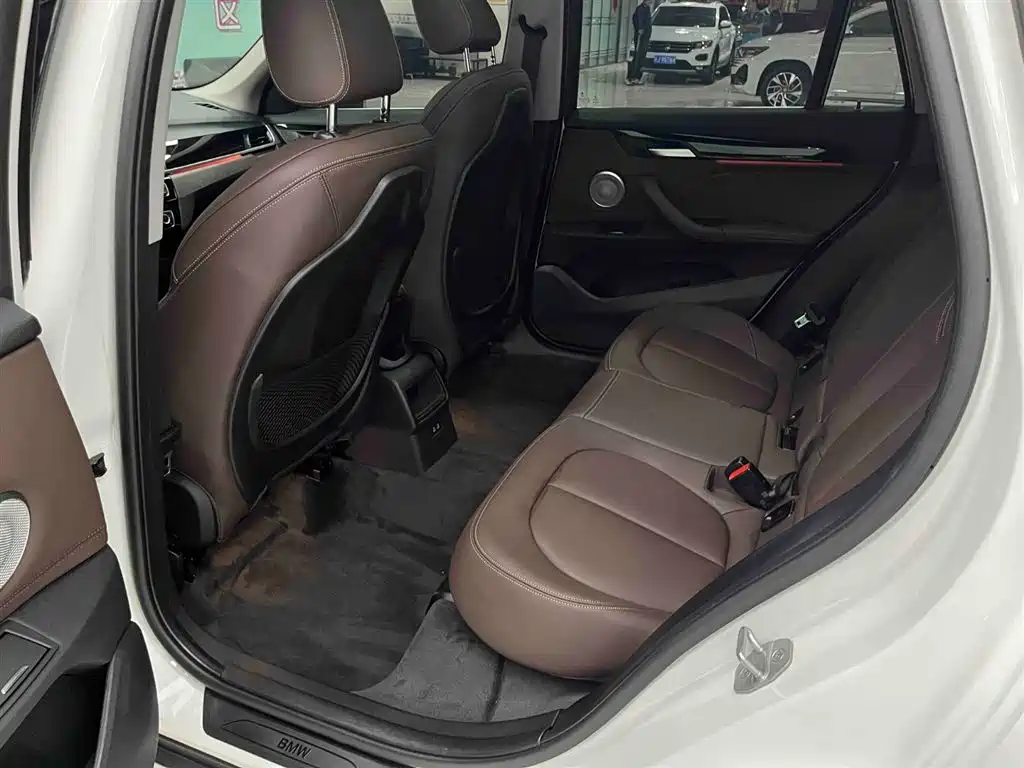 BMW X1 2022 sDrive20Li Fashion фото 14