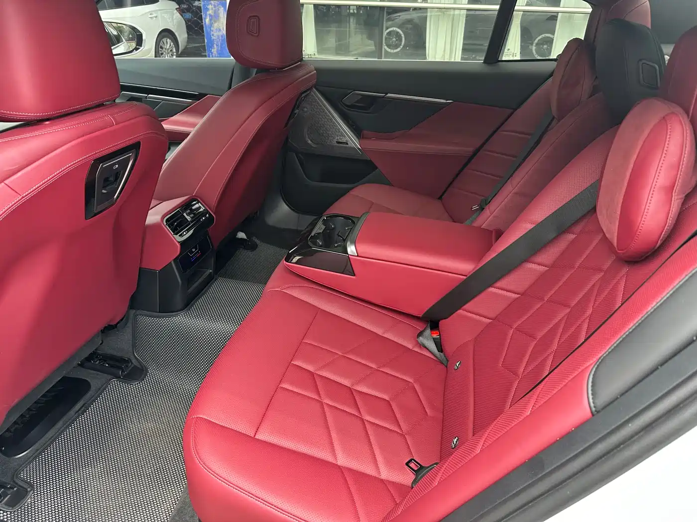 BMW 5 Series 2024 525Li M Sport Package фото 8