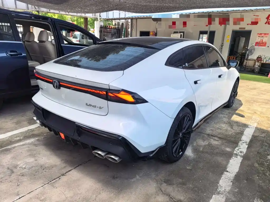 CHANGAN UNI-V