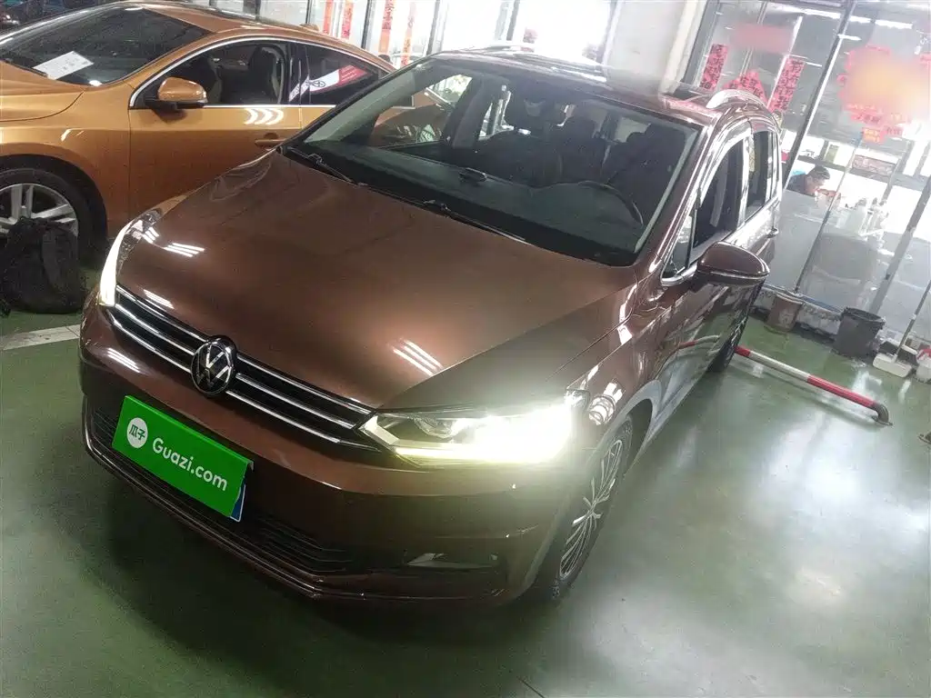 Volkswagen Touran 2016 Touran L 330TSI DSG Luxury фото 2