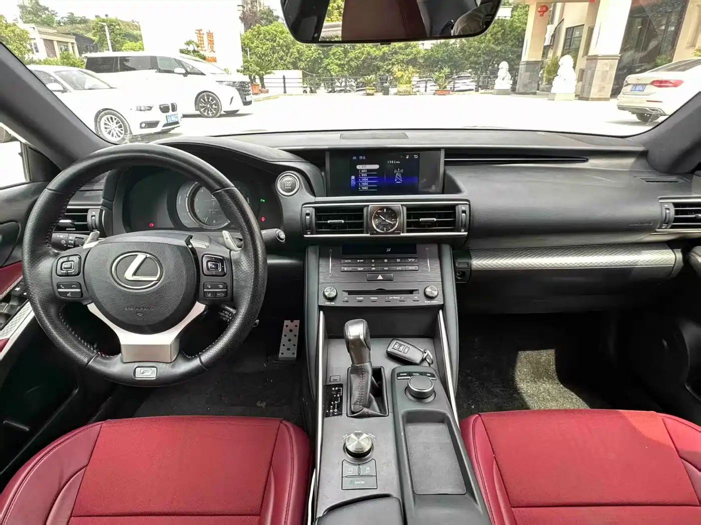Lexus IS 2017 300 F SPORT фото 8