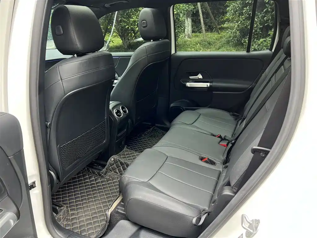 MERCEDES-BENZ GLB