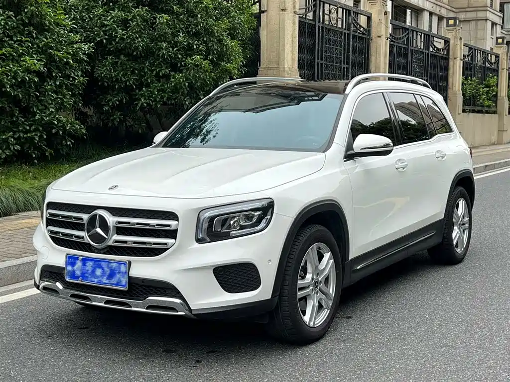 MERCEDES-BENZ GLB
