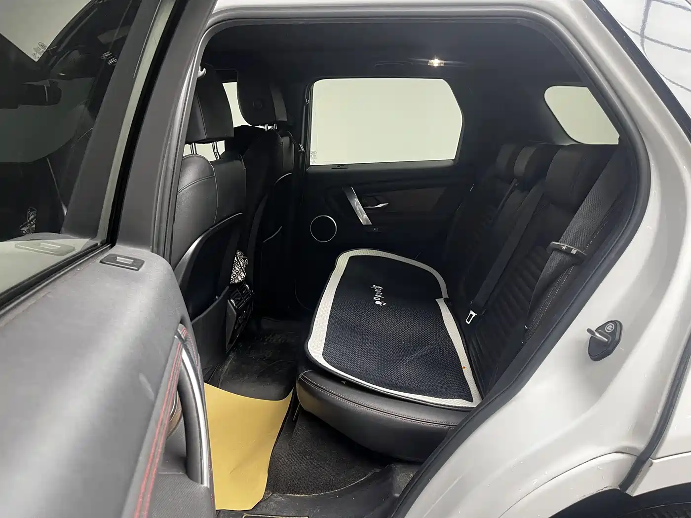 Land Rover Discovery Sport 2023 249PS R-Dynamic S Performance Version фото 15