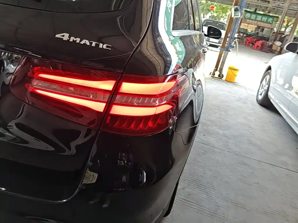 Mercedes-Benz GLC 2018 Facelift GLC 260 4MATIC Dynamic фото 8