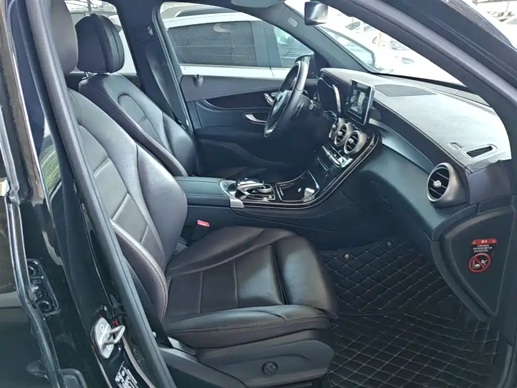 Mercedes-Benz GLC 2018 Facelift GLC 260 4MATIC Dynamic фото 25