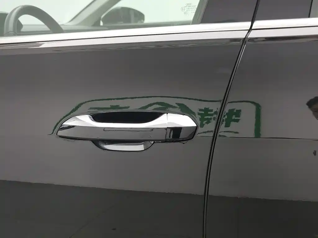 Фото 18 - Audi A6L