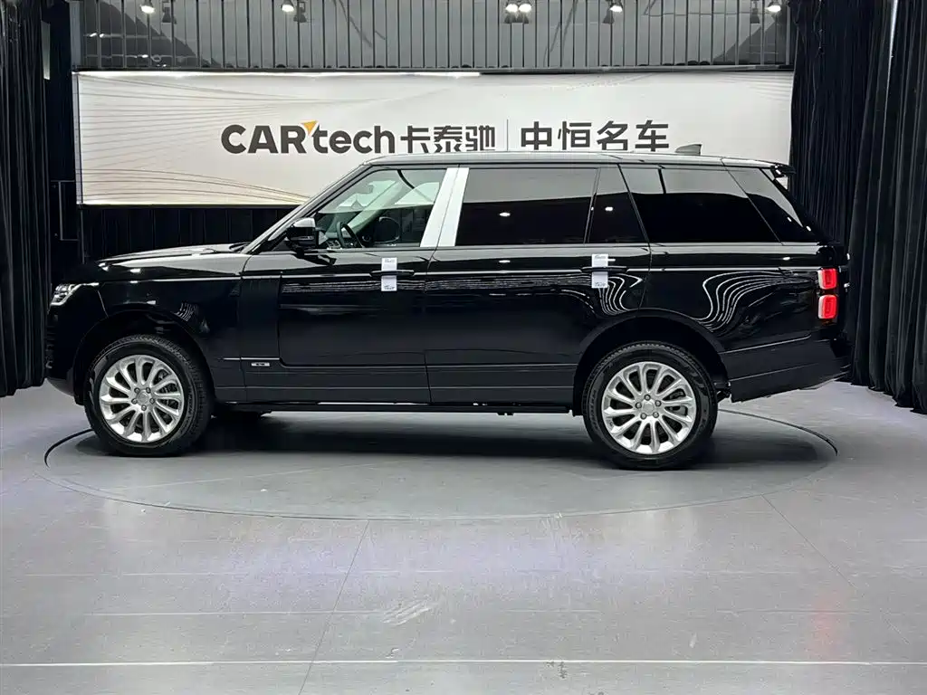 Land Rover Range Rover 2020 3.0 L6 Heritage Extended Edition фото 8