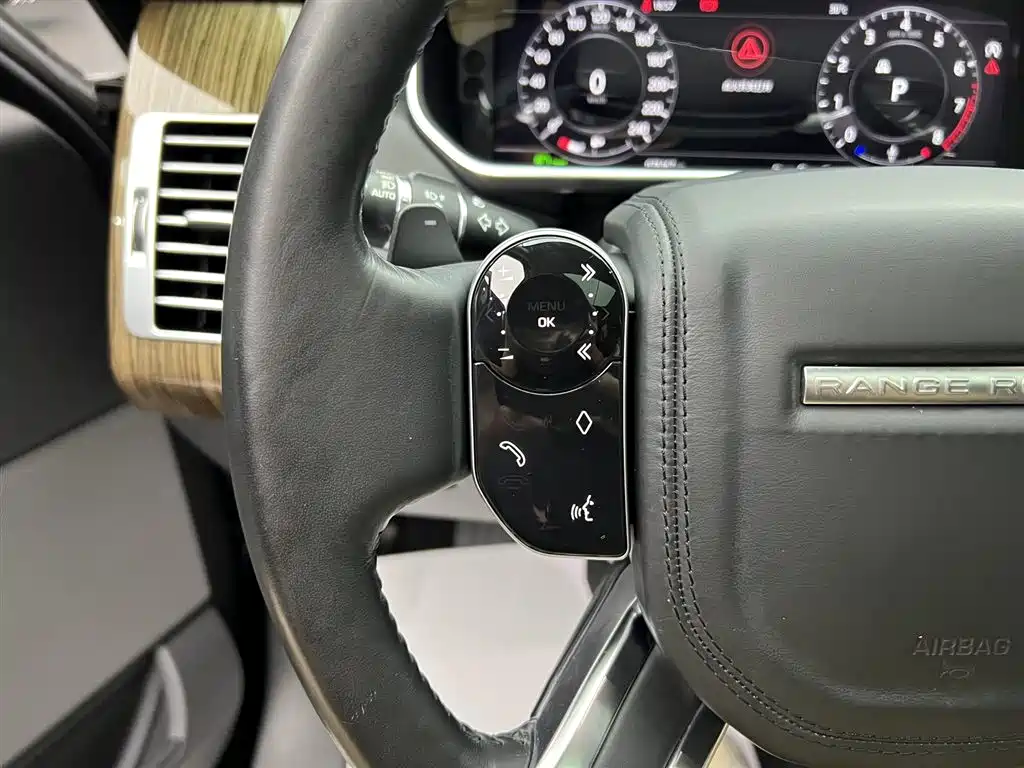 Land Rover Range Rover 2020 3.0 L6 Heritage Extended Edition фото 14