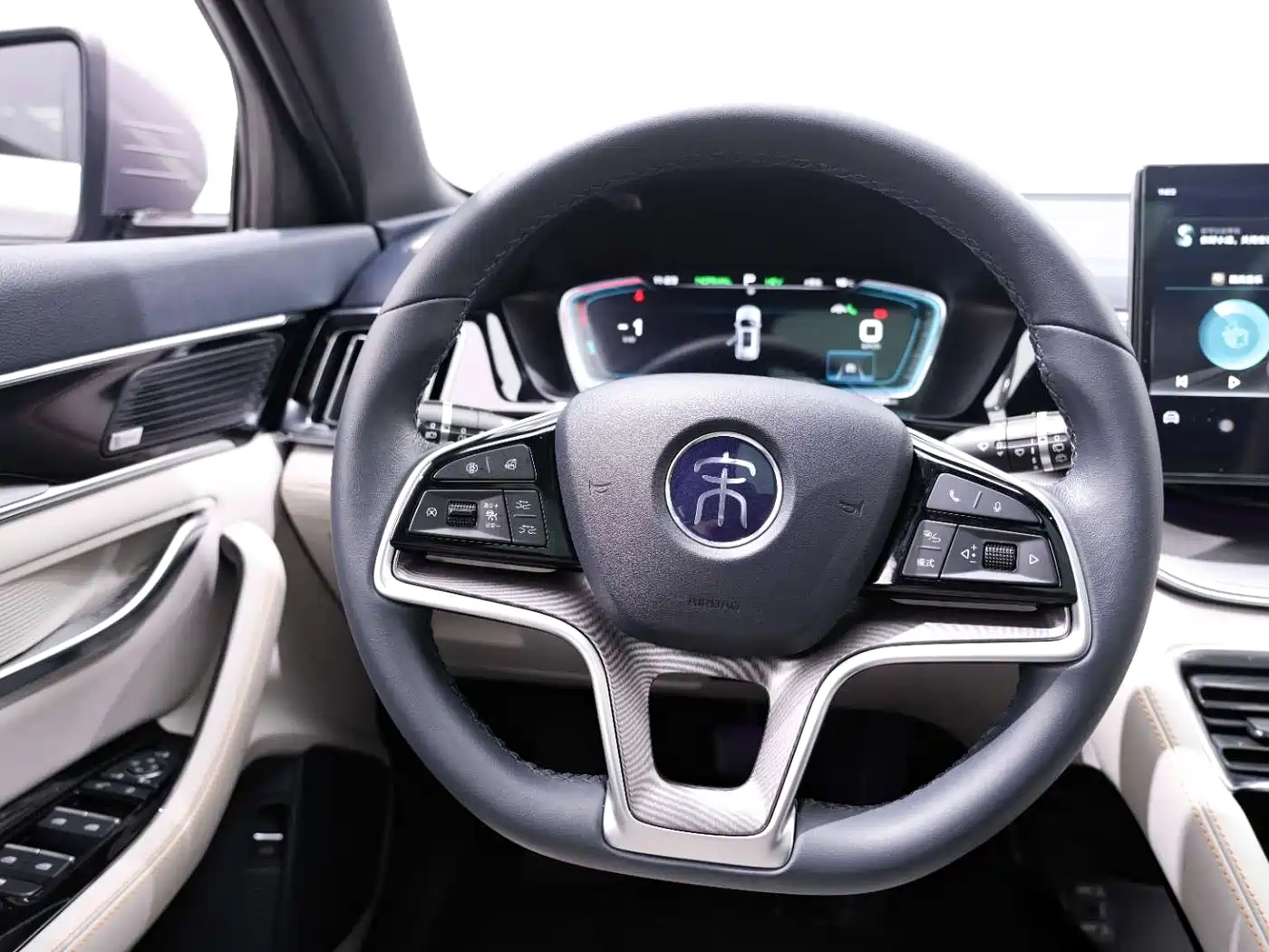 BYD Song PLUS PHEV 2021 DM-i 51KM Honor фото 22