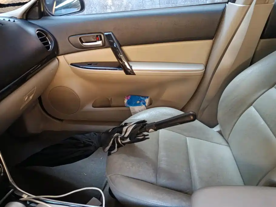Photo 7 - Mazda 6