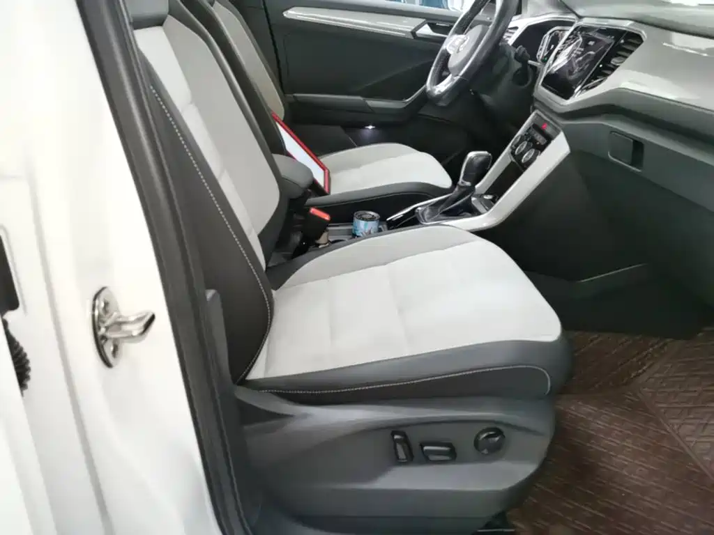 Фото 25 - Volkswagen T-ROC