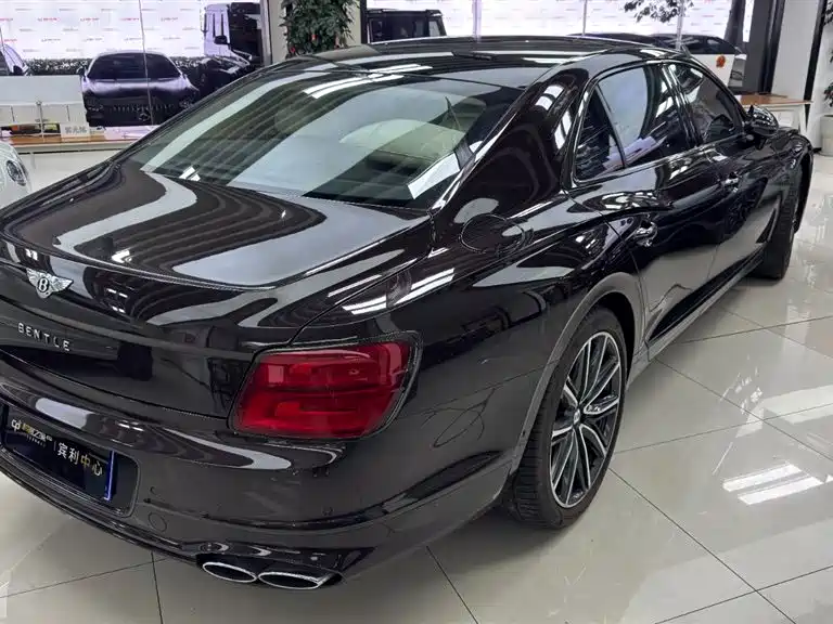 Bentley Flying Spur 2021 4.0T V8 Standard Version фото 6
