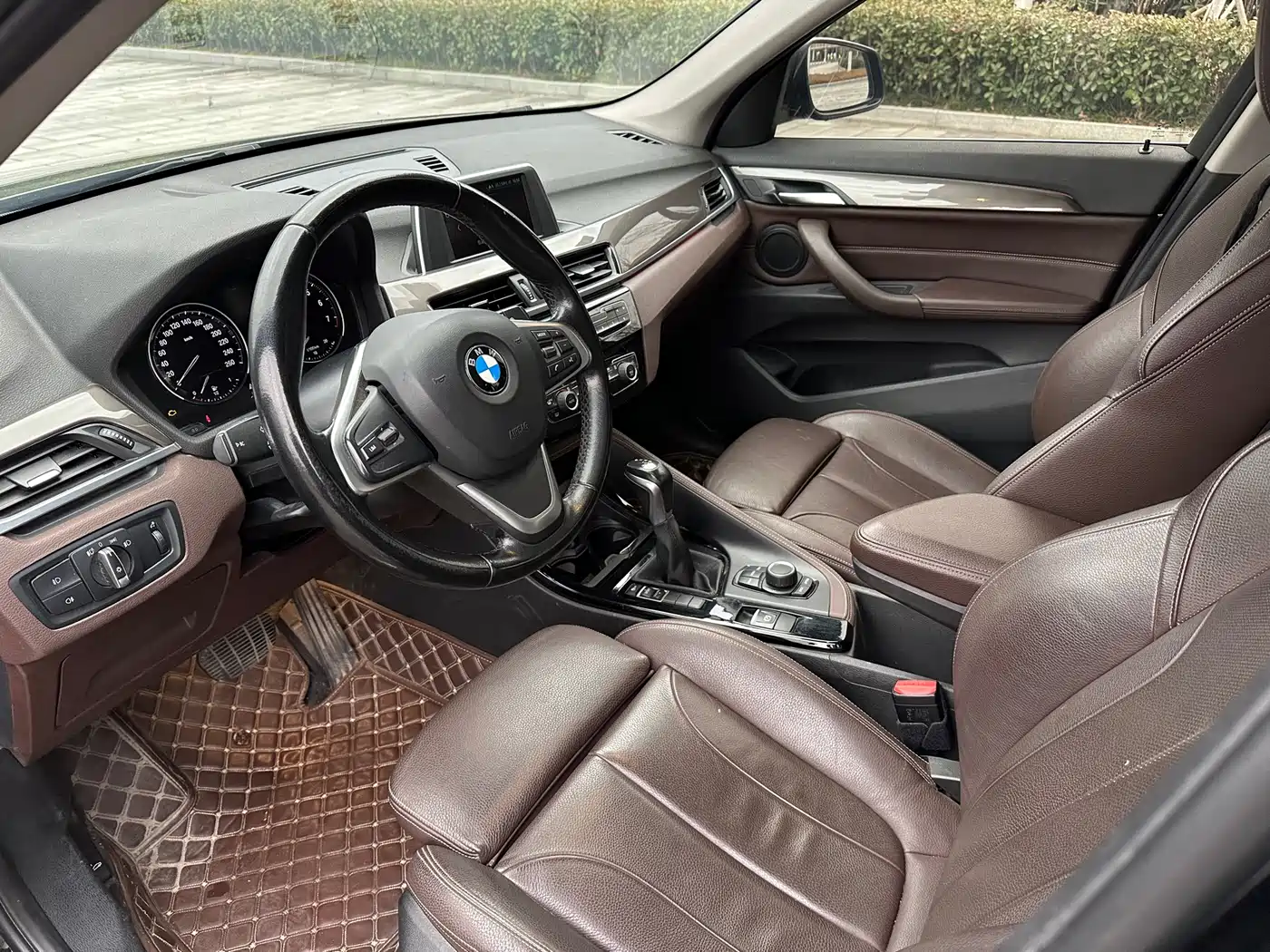 BMW X1 2019 sDrive18Li Premium Model фото 9
