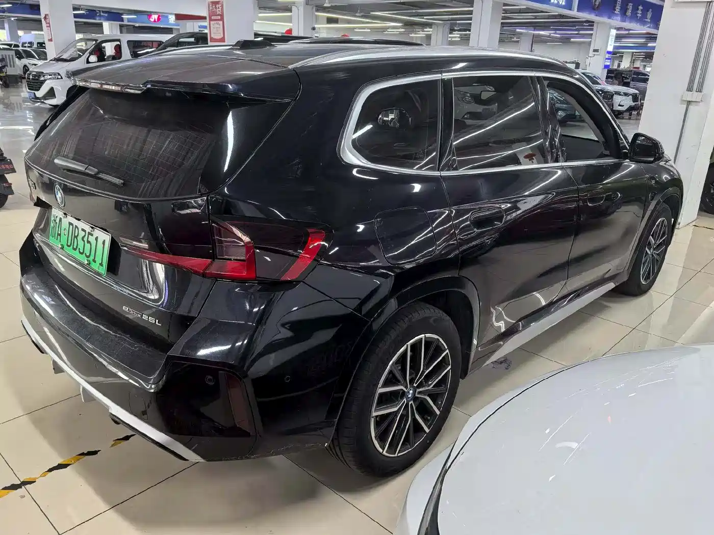 BMW iX1 2023 eDrive25L M Sport Package фото 9