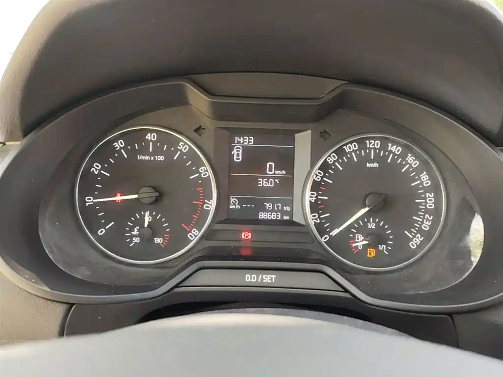 Škoda Octavia 2017 1.6L Manual ChuangXing фото 12