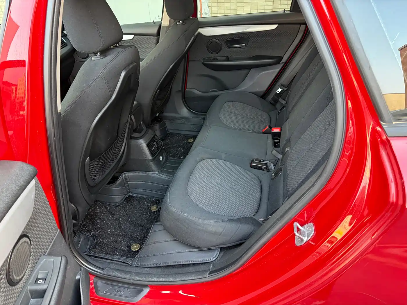 BMW 2 Series Touring 2016 218i Leading фото 6