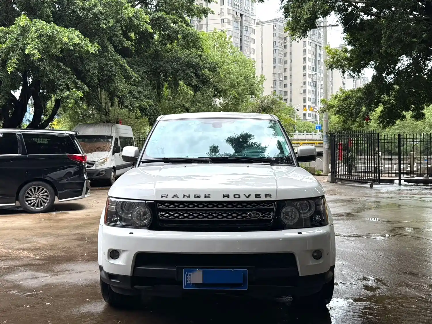 صورة 2 - Land Rover Range Rover Sport
