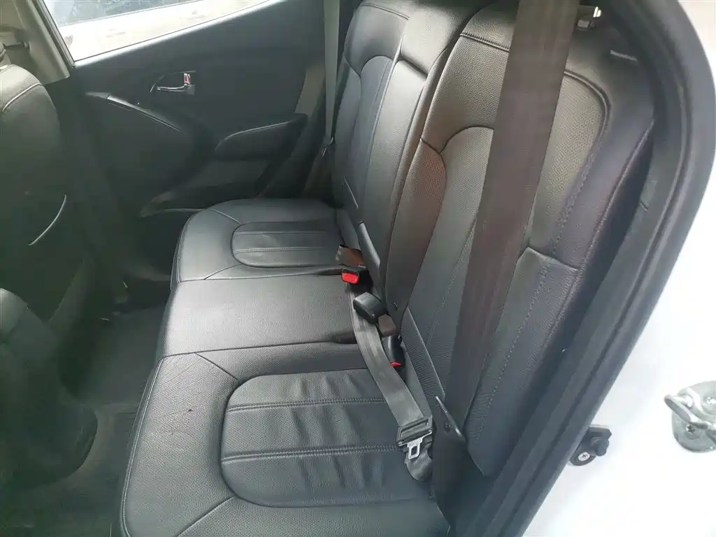 Hyundai Beijing Hyundai ix35 2015 2.0L Automatic 2WD Smart Type China IV фото 13
