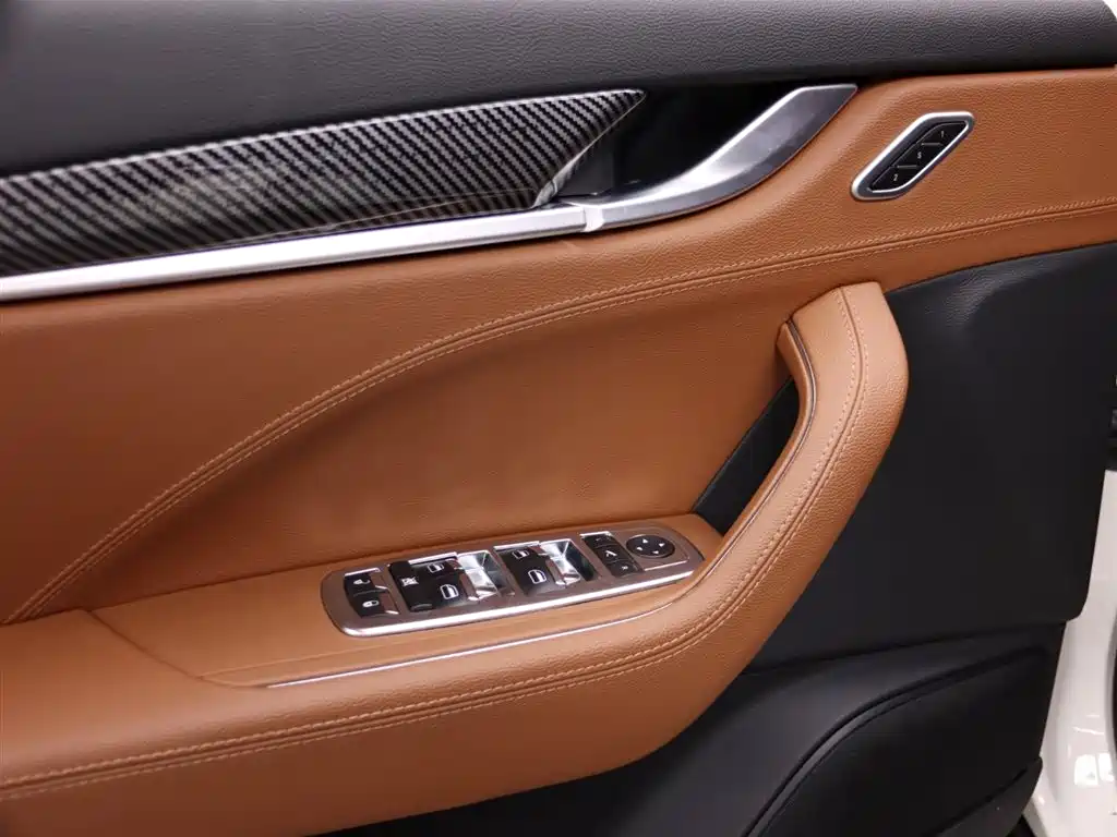 Maserati Levante 2023 3.0T Modena фото 7