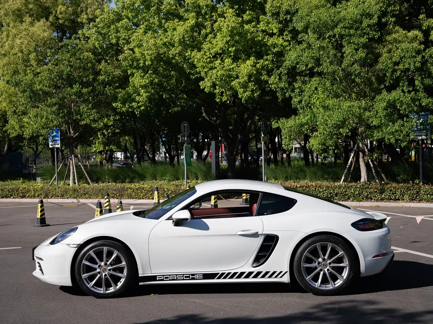 Porsche 718 2022 Cayman 2.0T фото 4