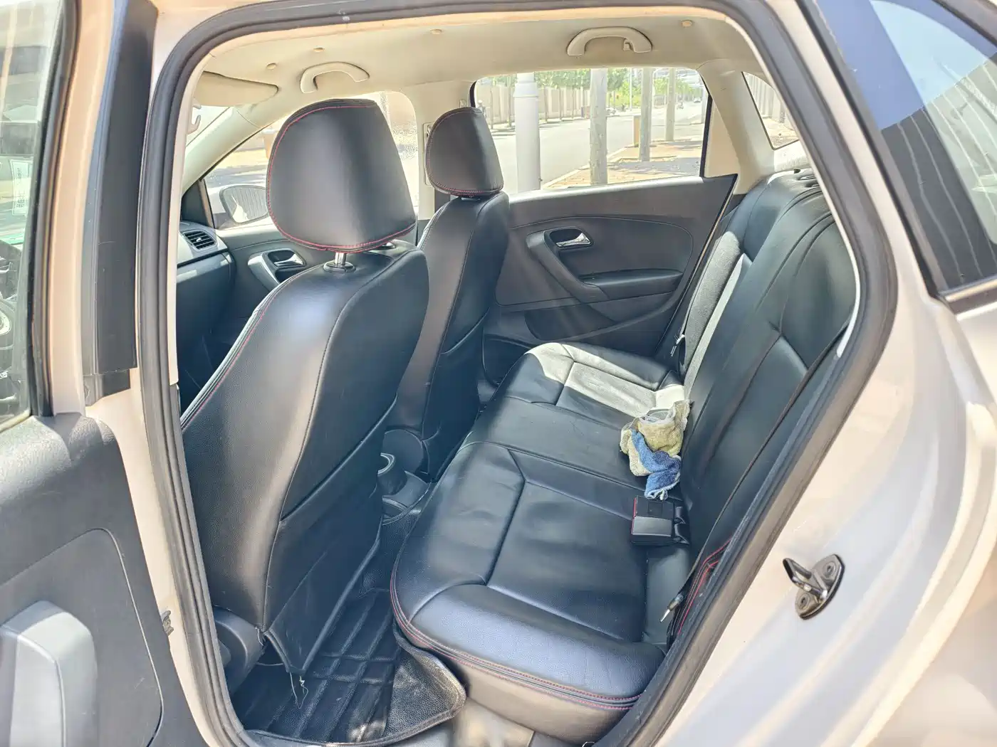 Volkswagen Polo 2013 1.4L Manual Comfort Edition фото 7