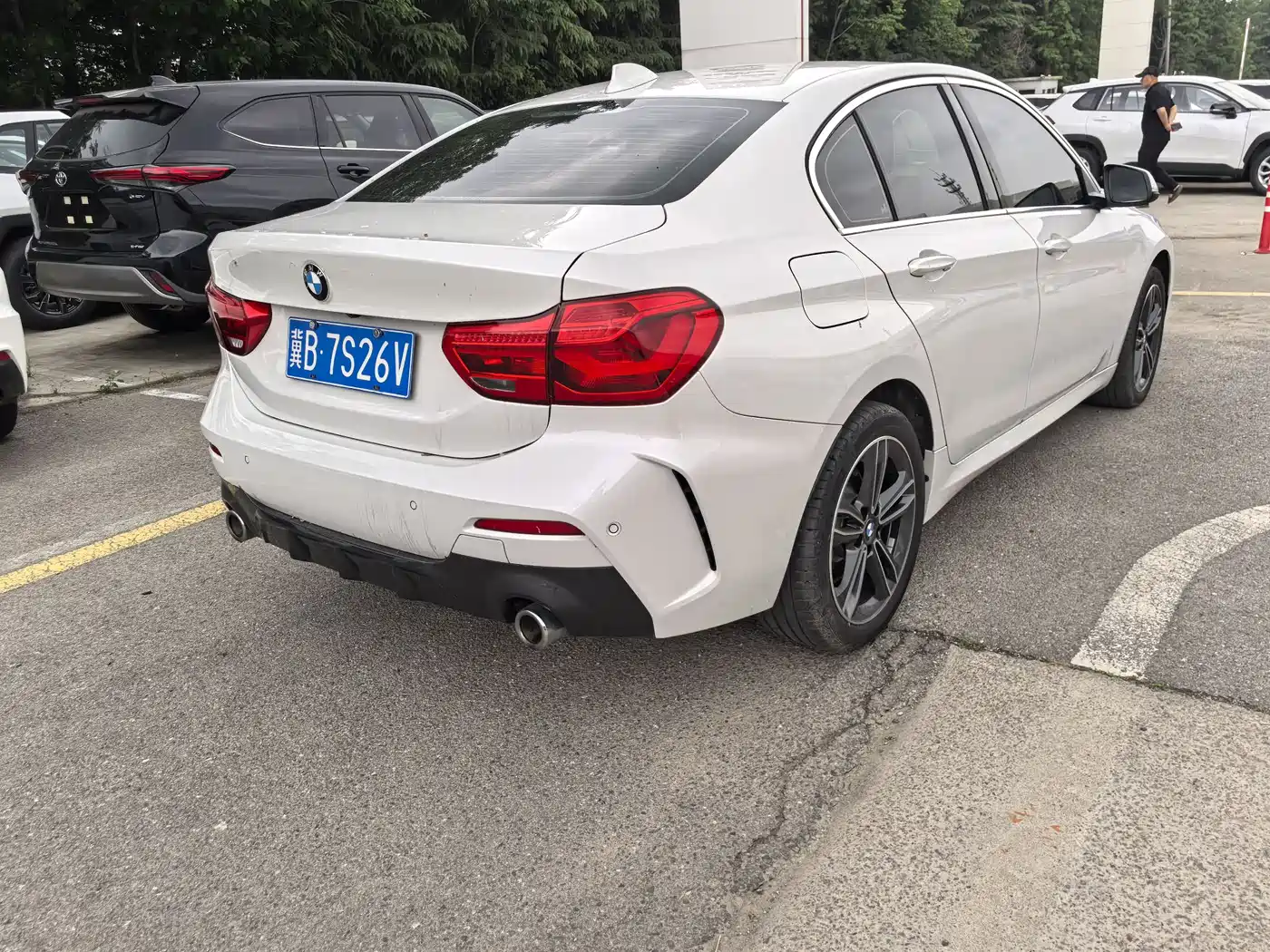 BMW 1 Series 2023 120i M Sport фото 5