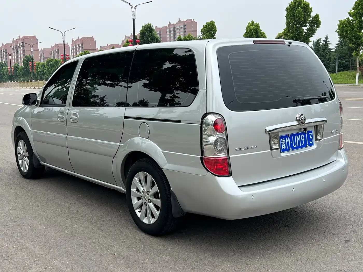 Buick GL8 2011 2.4L LT Executive Edition фото 5