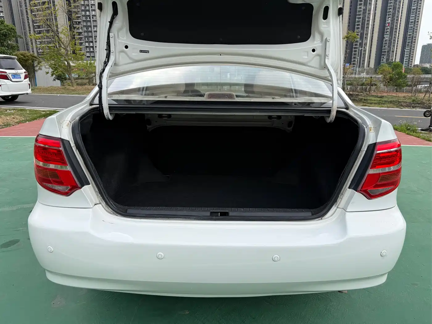Toyota Corolla 2013 1.6L Automatic Luxury фото 16