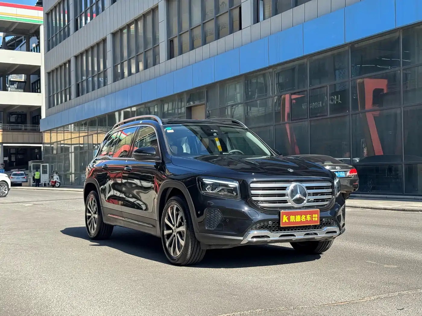 Mercedes-Benz GLB 2024 Facelift GLB 220 Style фото 3