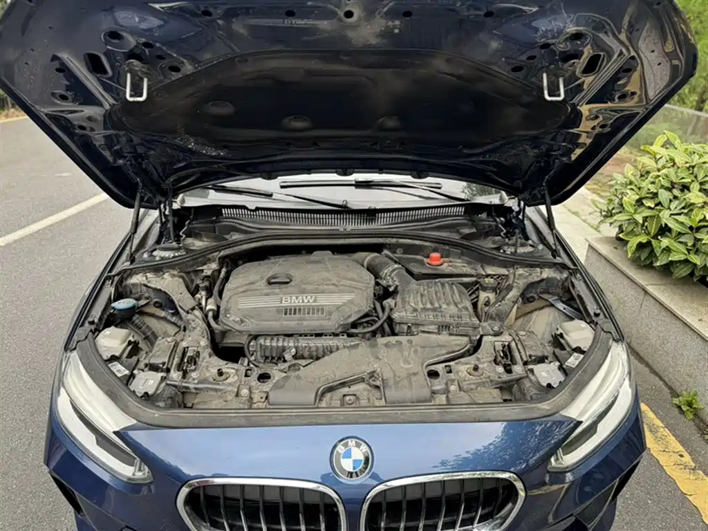 BMW 1 Series 2021 120i M Sport фото 11