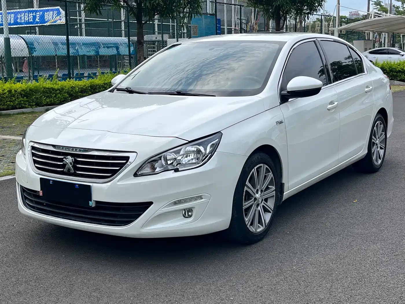 Peugeot 408 2016 1.6T Automatic Luxury Edition