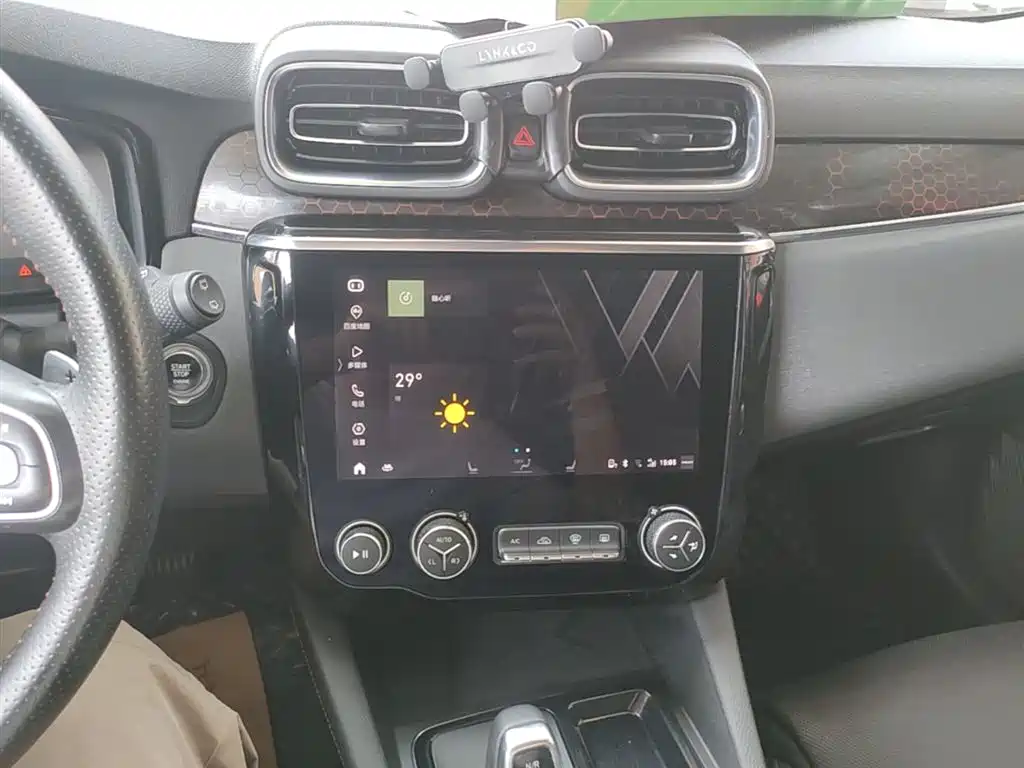 Lynk & Co 02 2018 1.5T DCT 2WD Power Pro Edition China V фото 13
