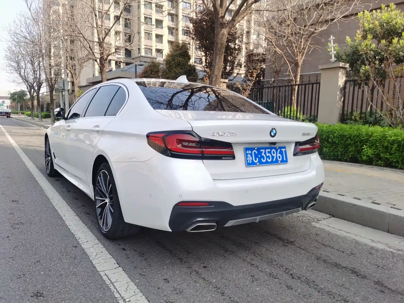 BMW 5 Series 2023 Facelift 530Li Leading M Sport Package фото 3