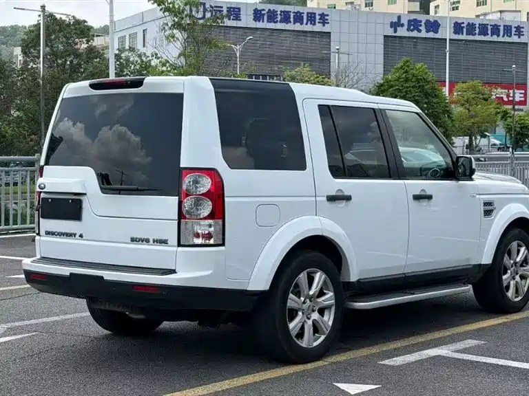 Land Rover Discovery 2013 3.0 SDV6 HSE Diesel фото 9