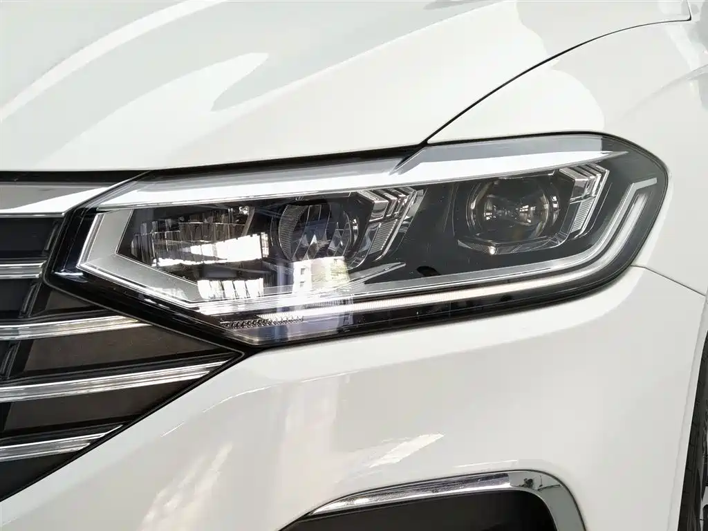 Volkswagen Lavida 2023 300TSI DSG Comfort Edition фото 7