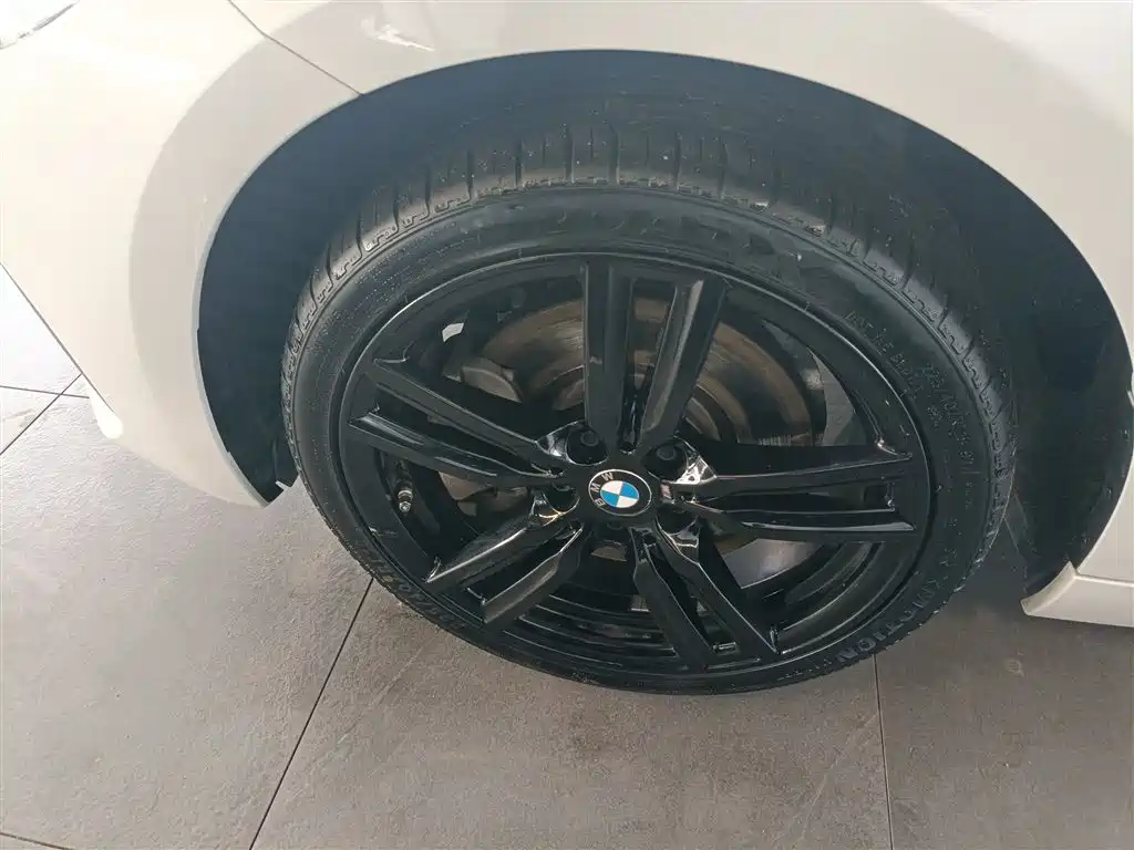 BMW 1 Series 2022 125i M Sport Shadow Edition фото 25